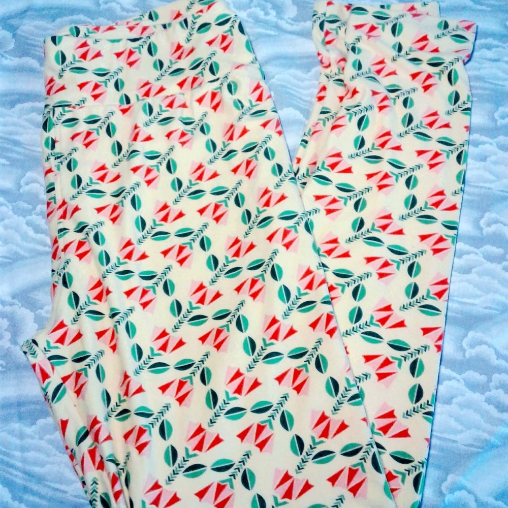 NWOT LuLaRoe "Tall and Curvy" Leggings